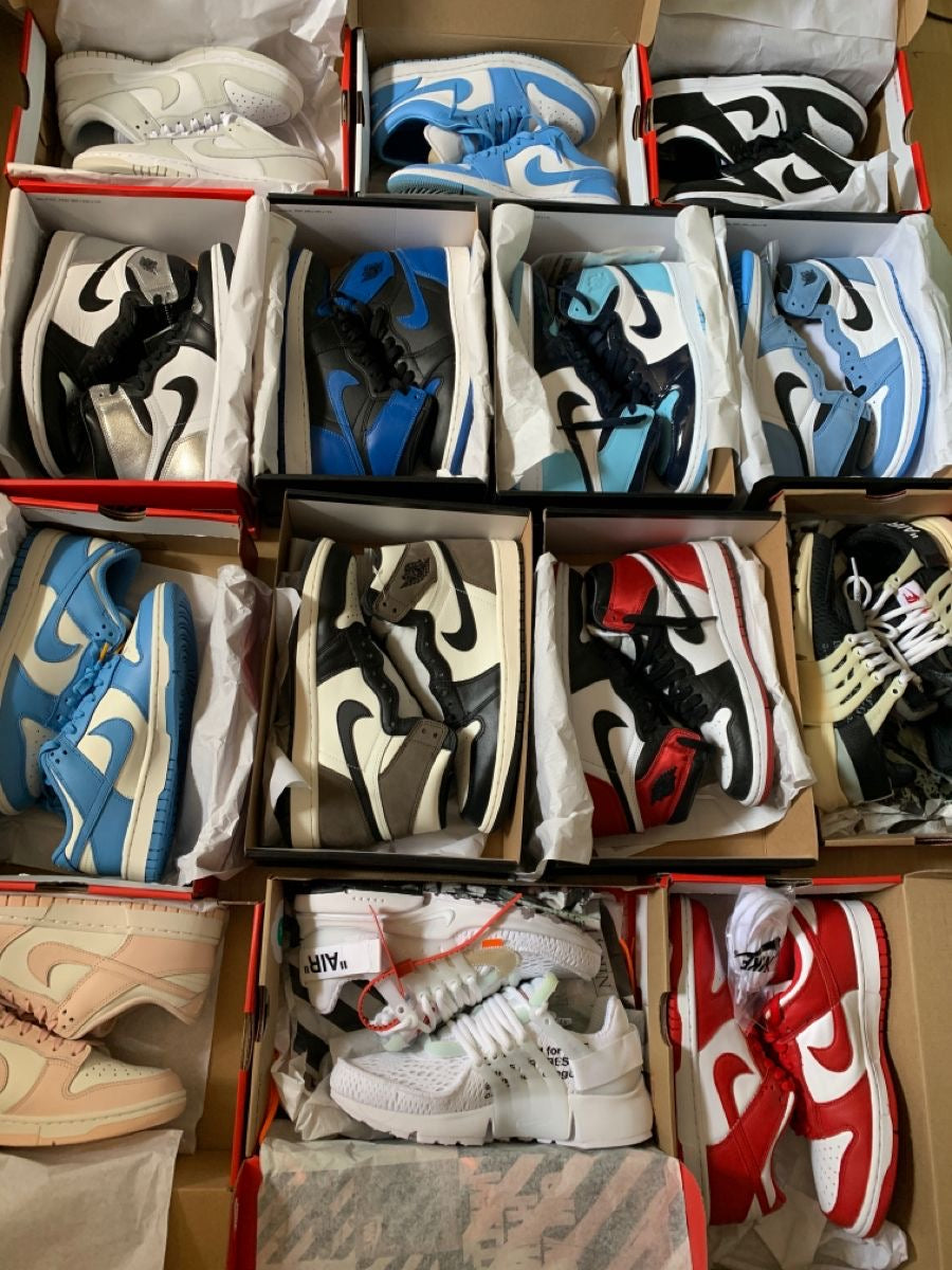 SNEAKERS & ACCESSORIES