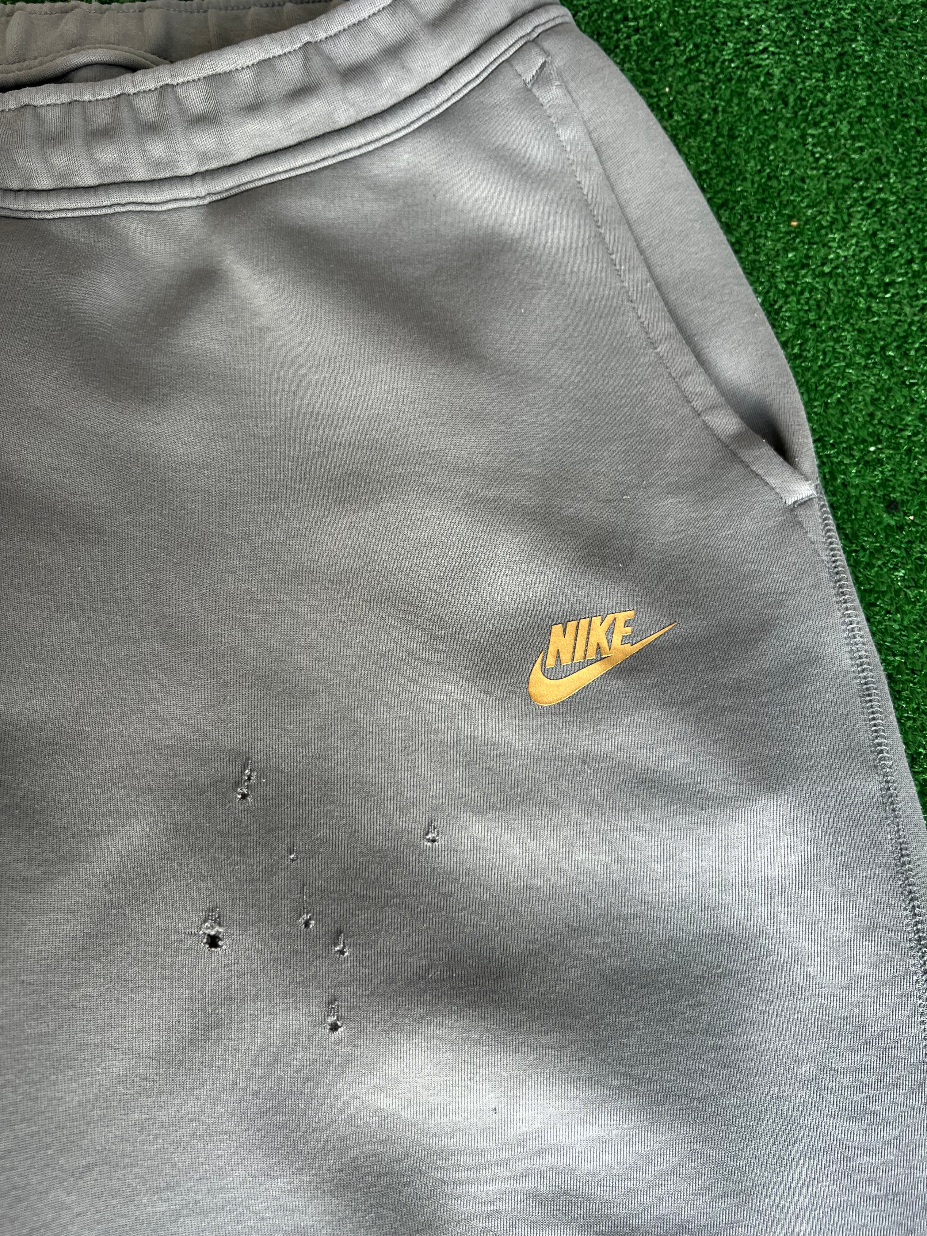 Nike Tech Fleece joggers (2XL)