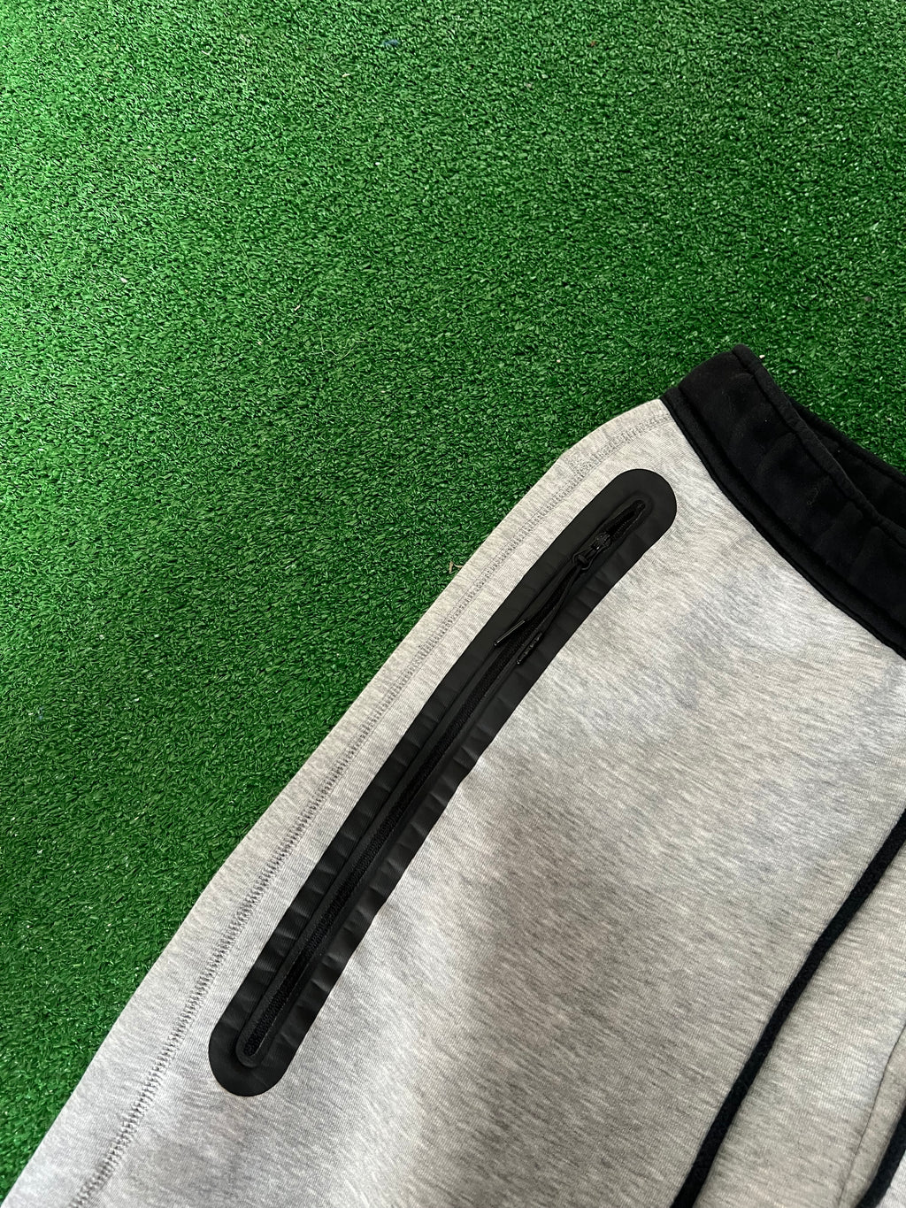 Nike Tech Fleece Joggers (L)