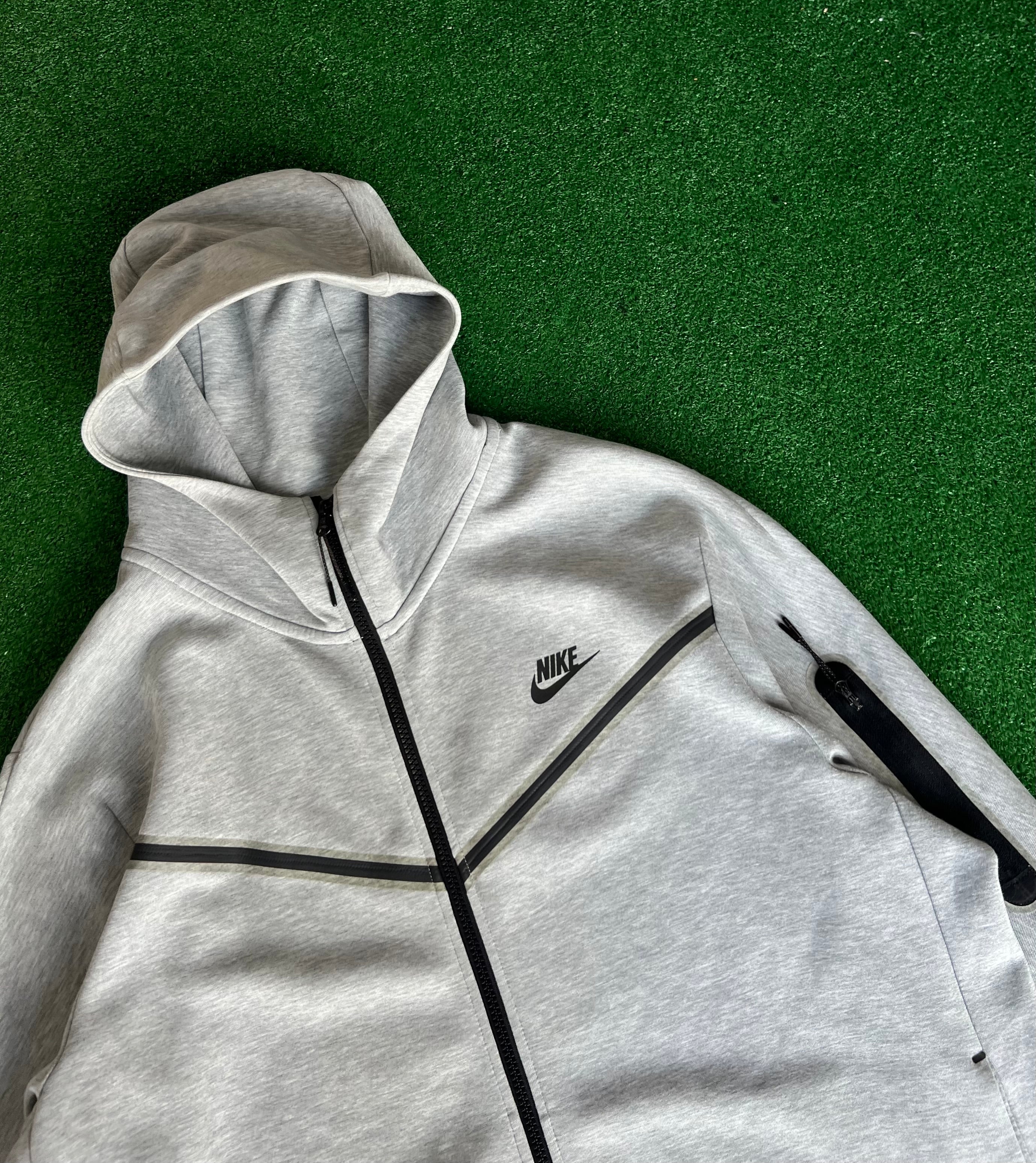 Nike Tech Fleece grey jacket (XL)