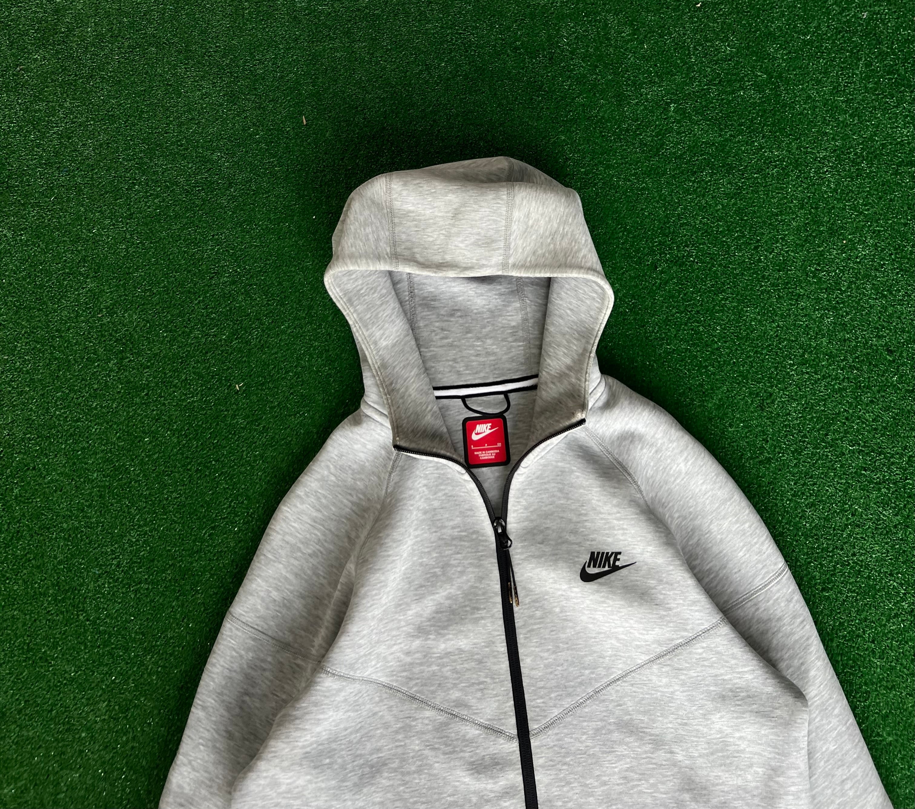Nike Tech Fleece Jacket (S)