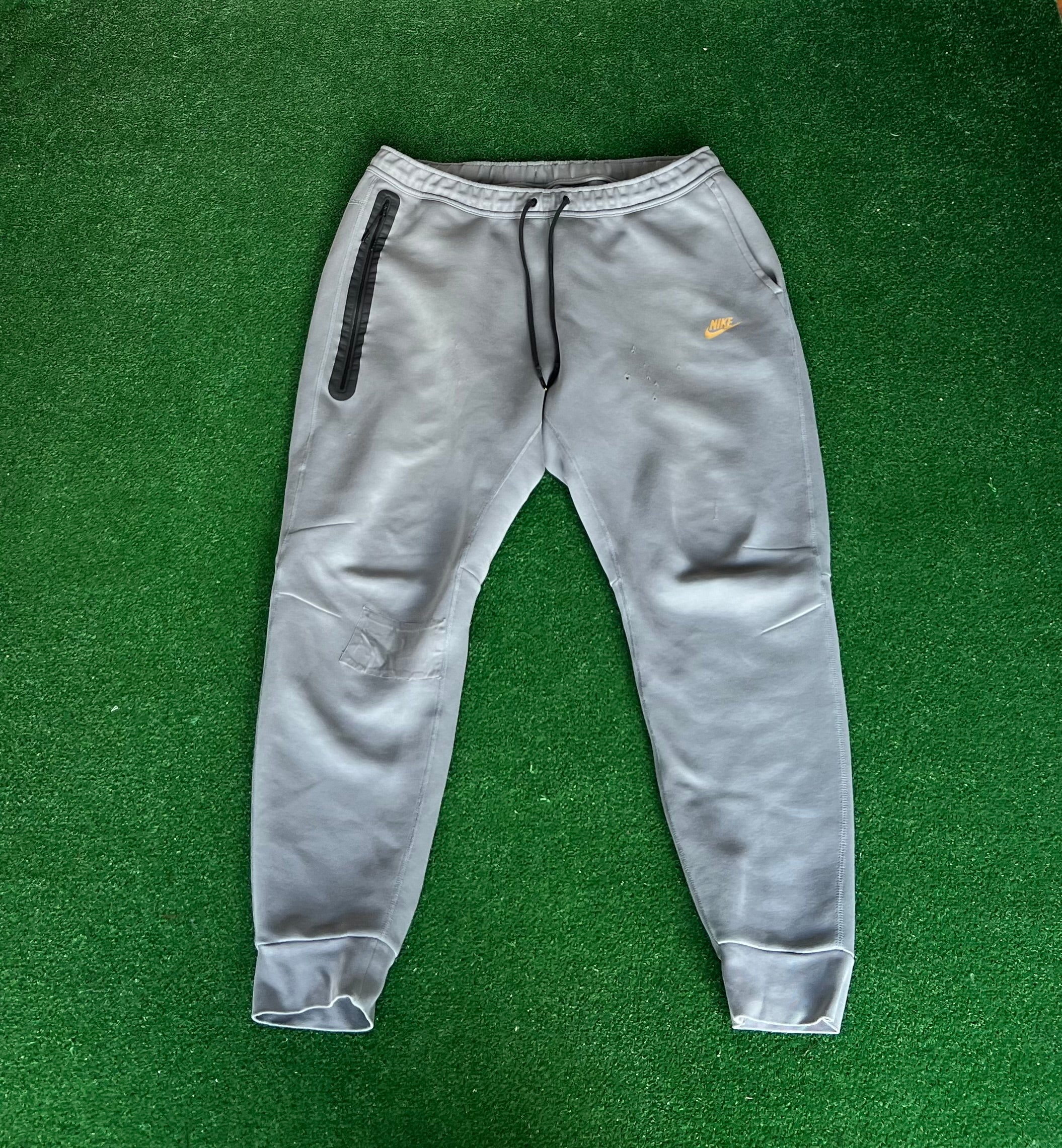 Nike Tech Fleece joggers (2XL)