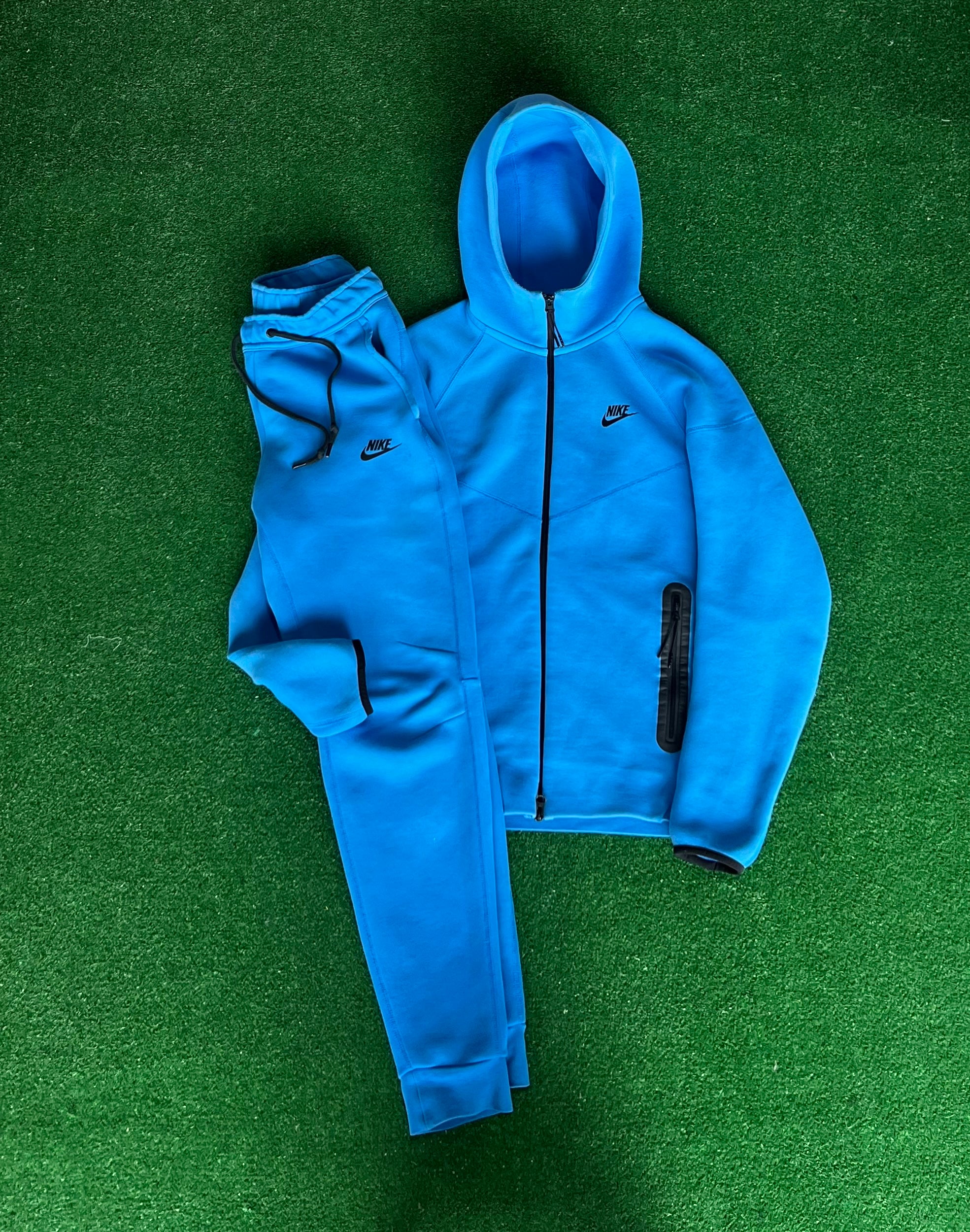 Nike Tech Fleece Set (S)