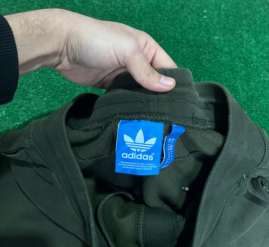 Adidas olive sweatpants (M)