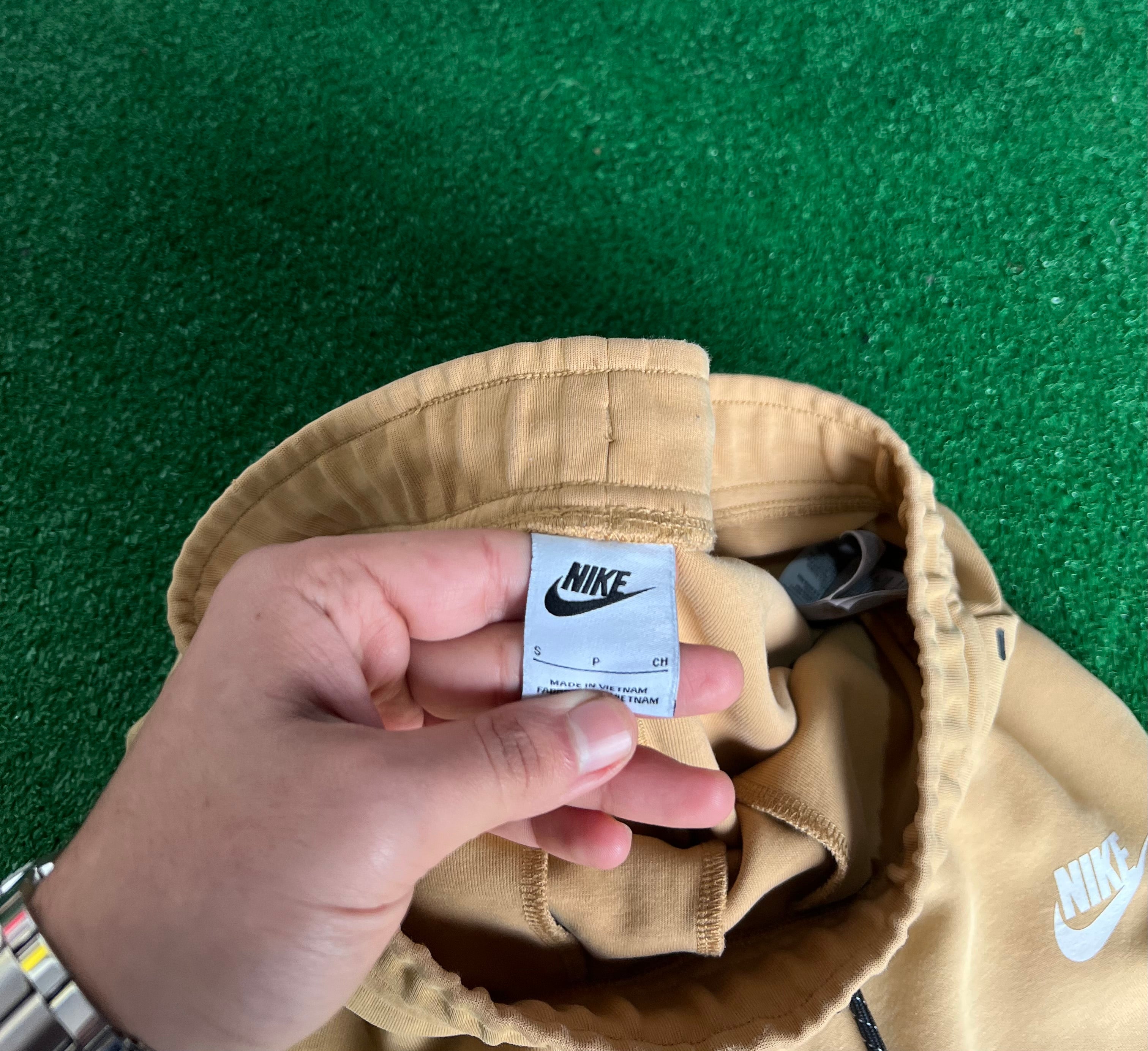 Nike Tech Fleece Joggers (S)