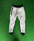 Nike Tech Fleece Joggers (L)