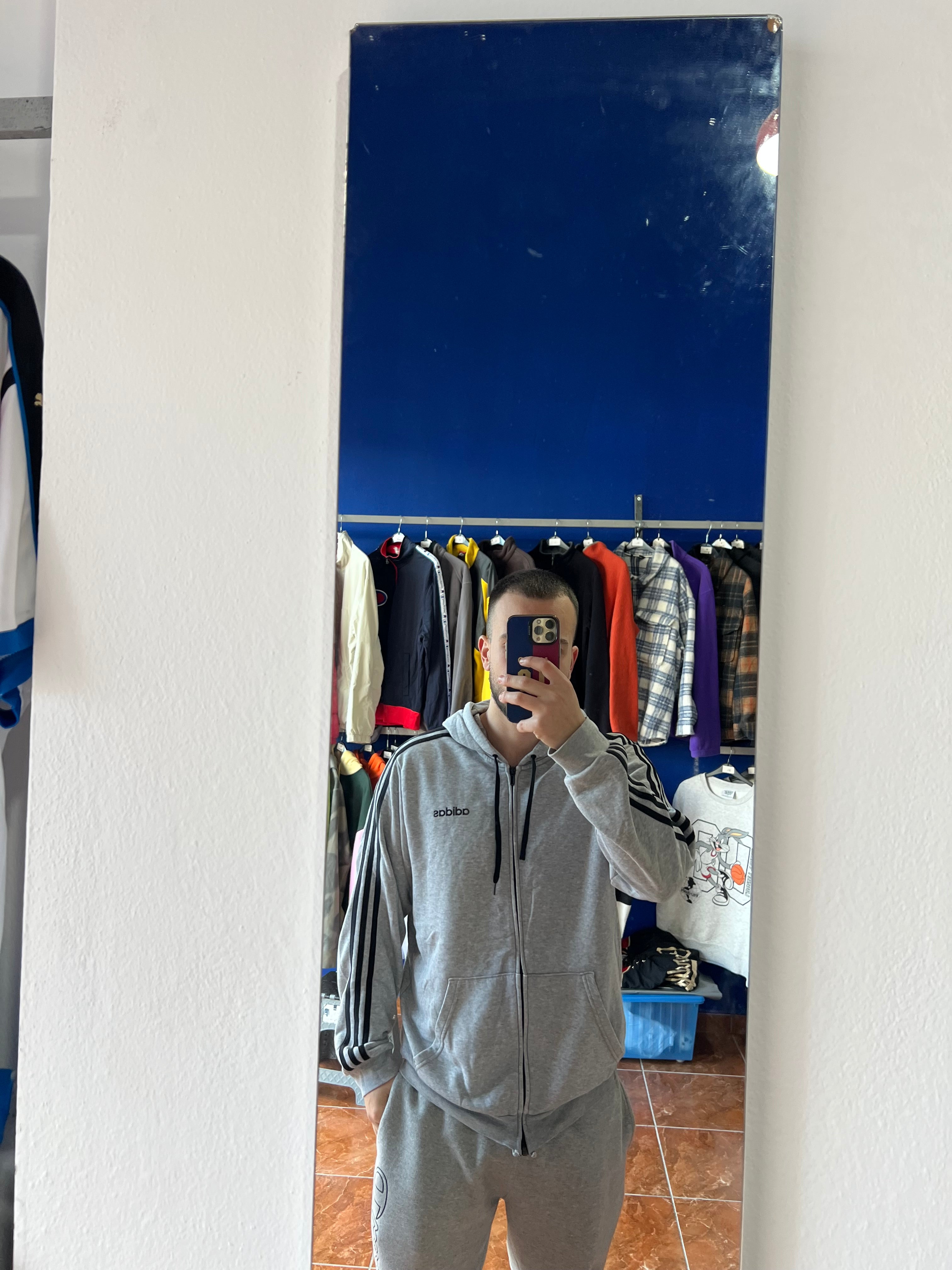 Adidas zip-up hoodie (L)