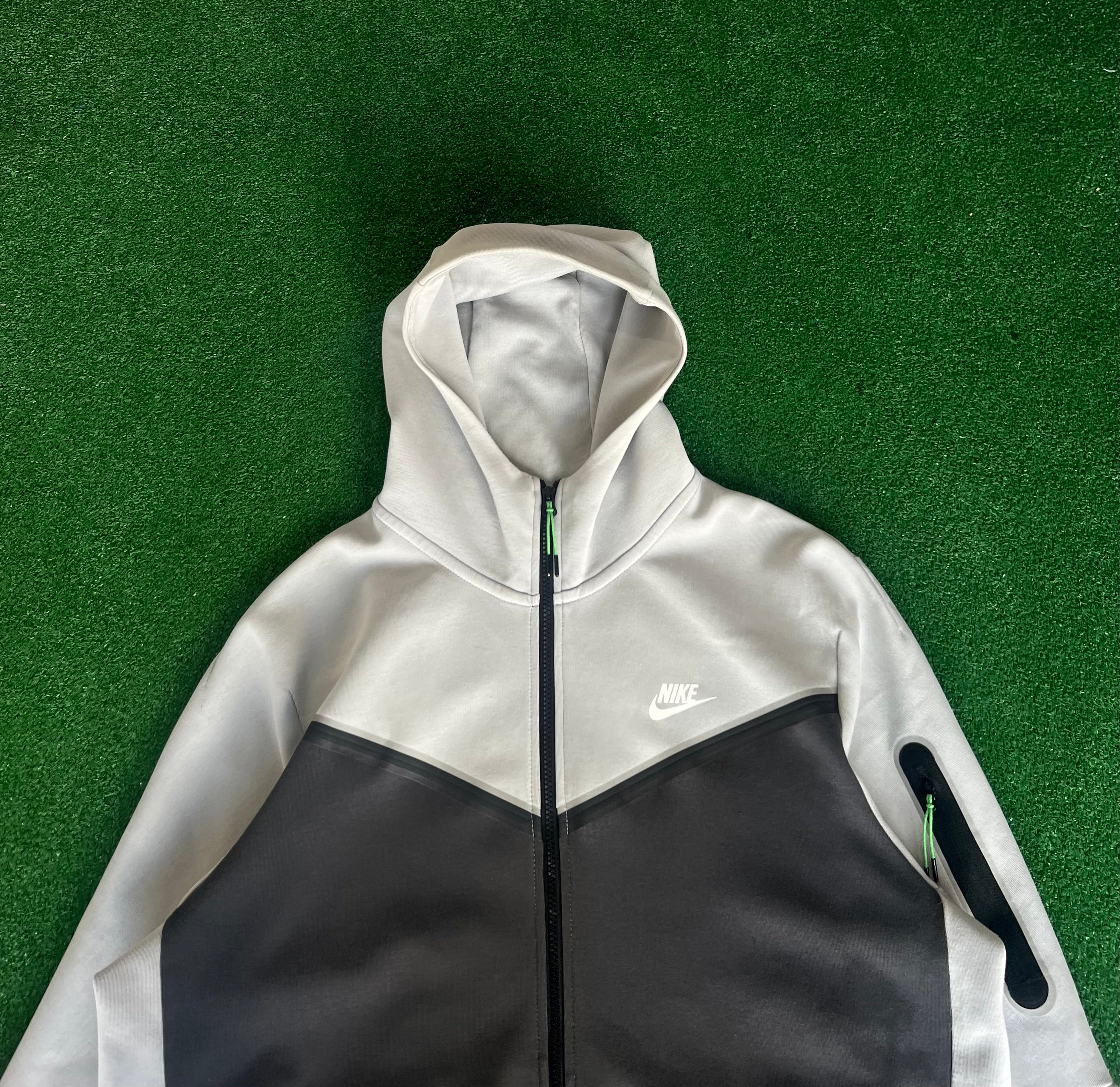 Nike Tech Fleece jacket (XL)
