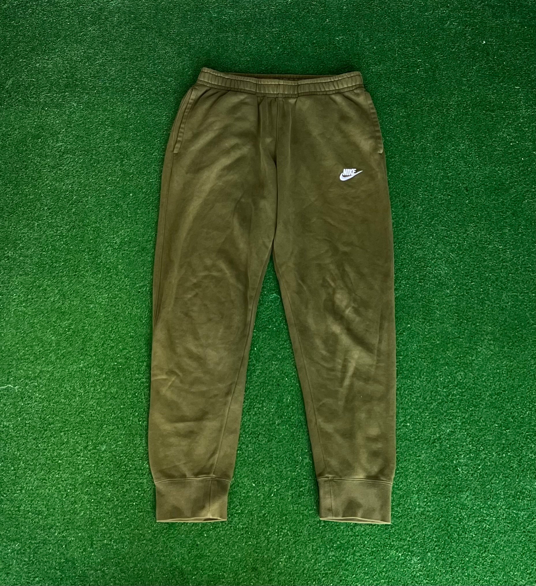 Nike olive sweatpants (M)