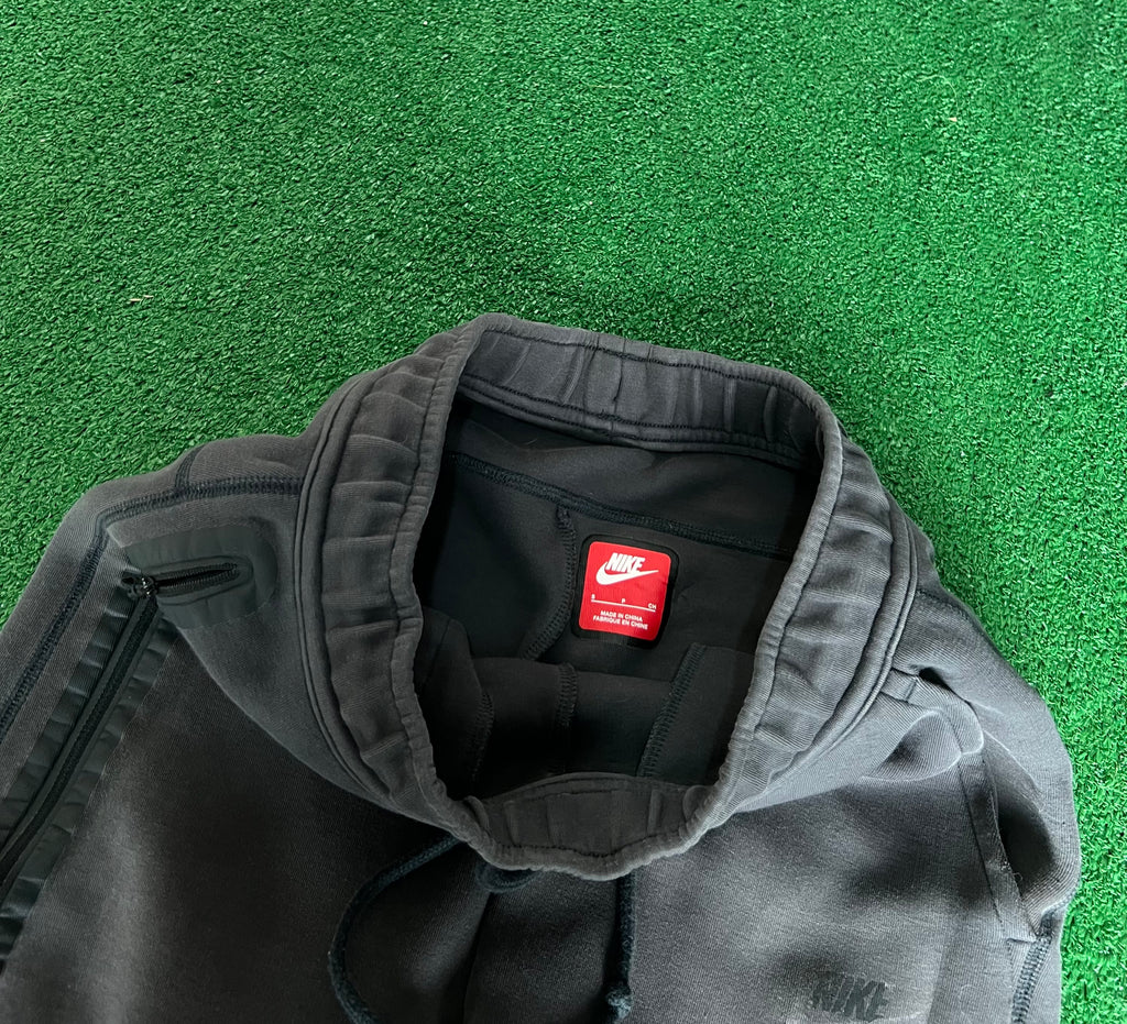Nike Tech Fleece Joggers (S)