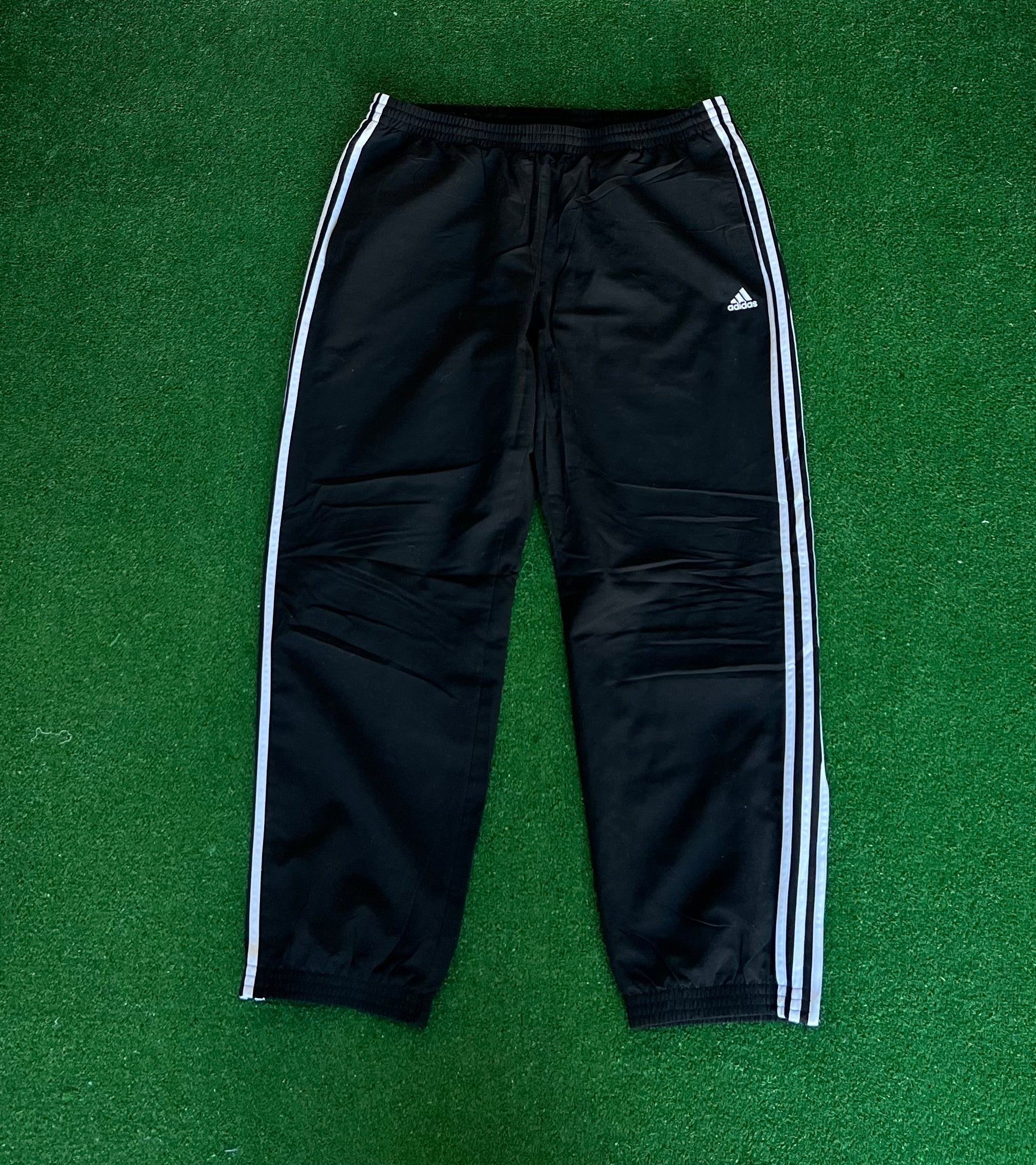 Adidas trackpants (XL)