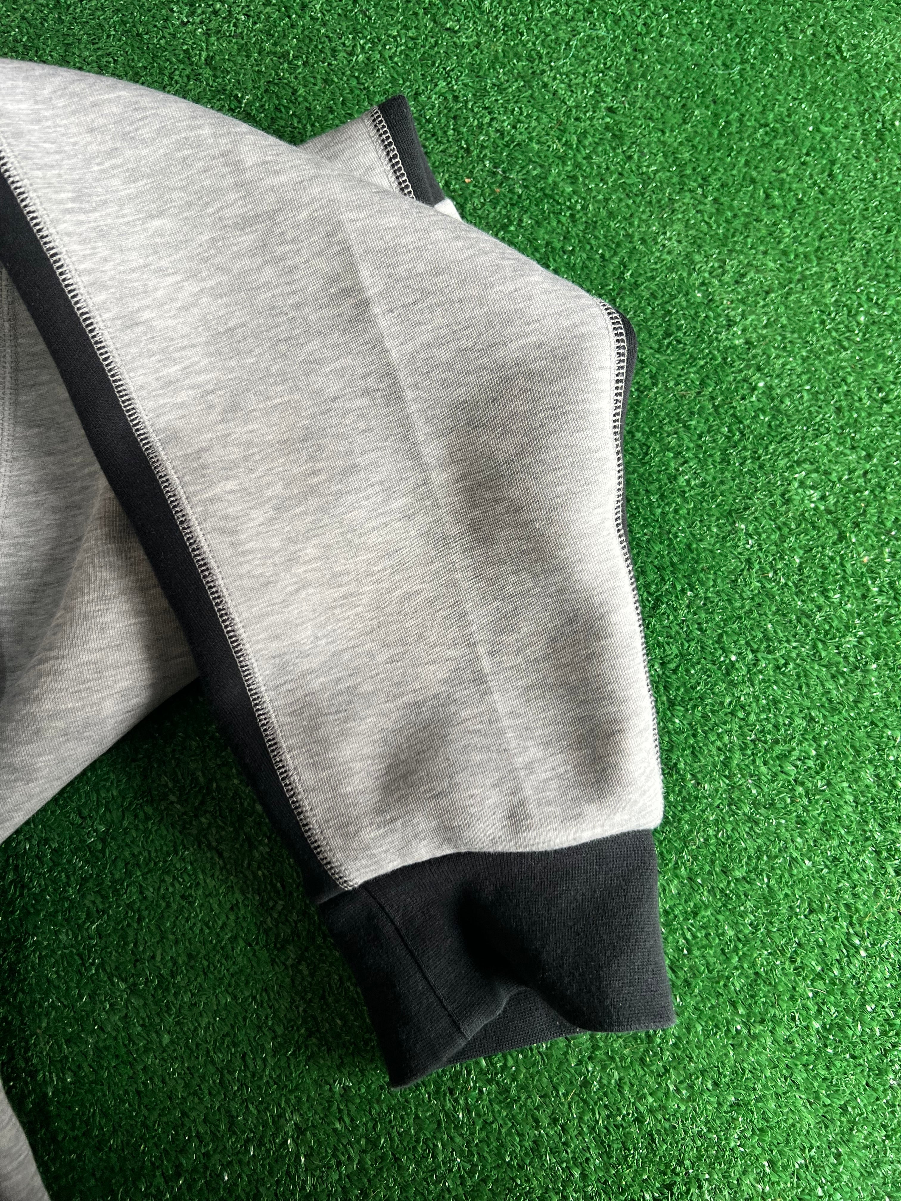 Nike Tech Fleece Joggers (L)