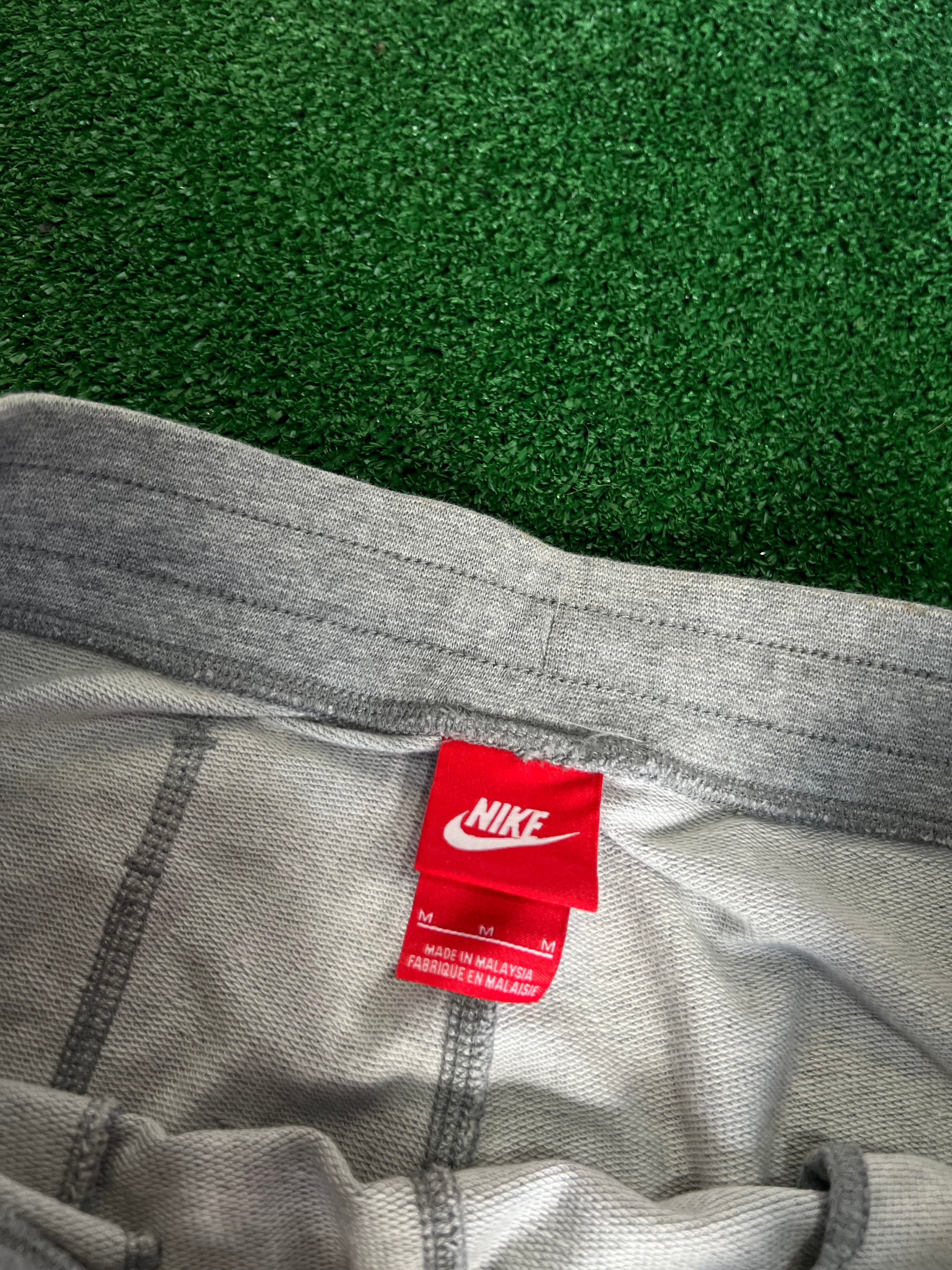 Nike sweatpants (M)