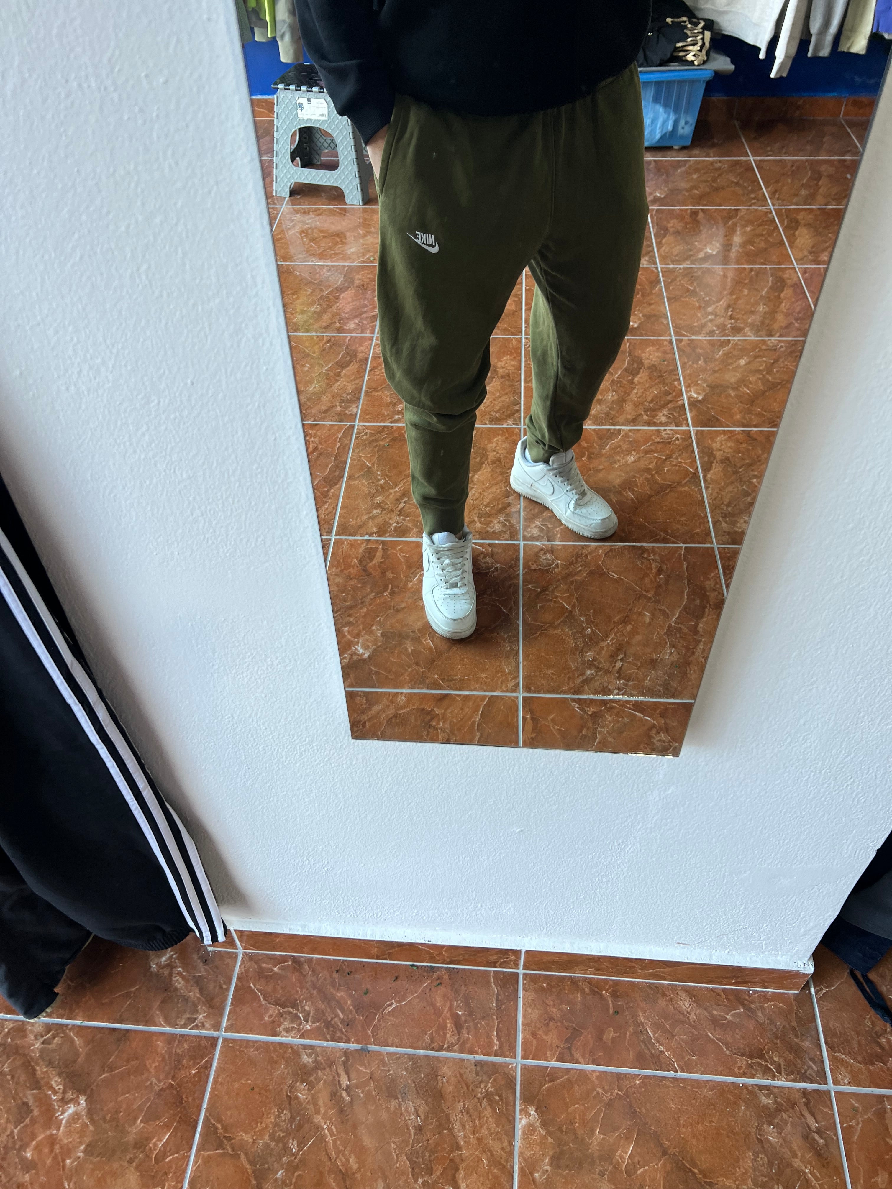 Nike olive sweatpants (M)