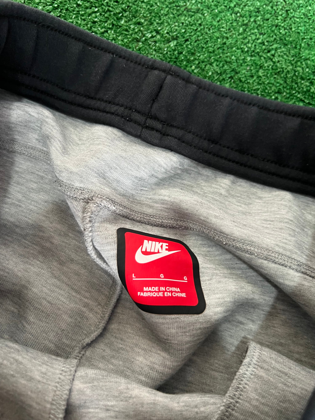 Nike Tech Fleece Joggers (L)