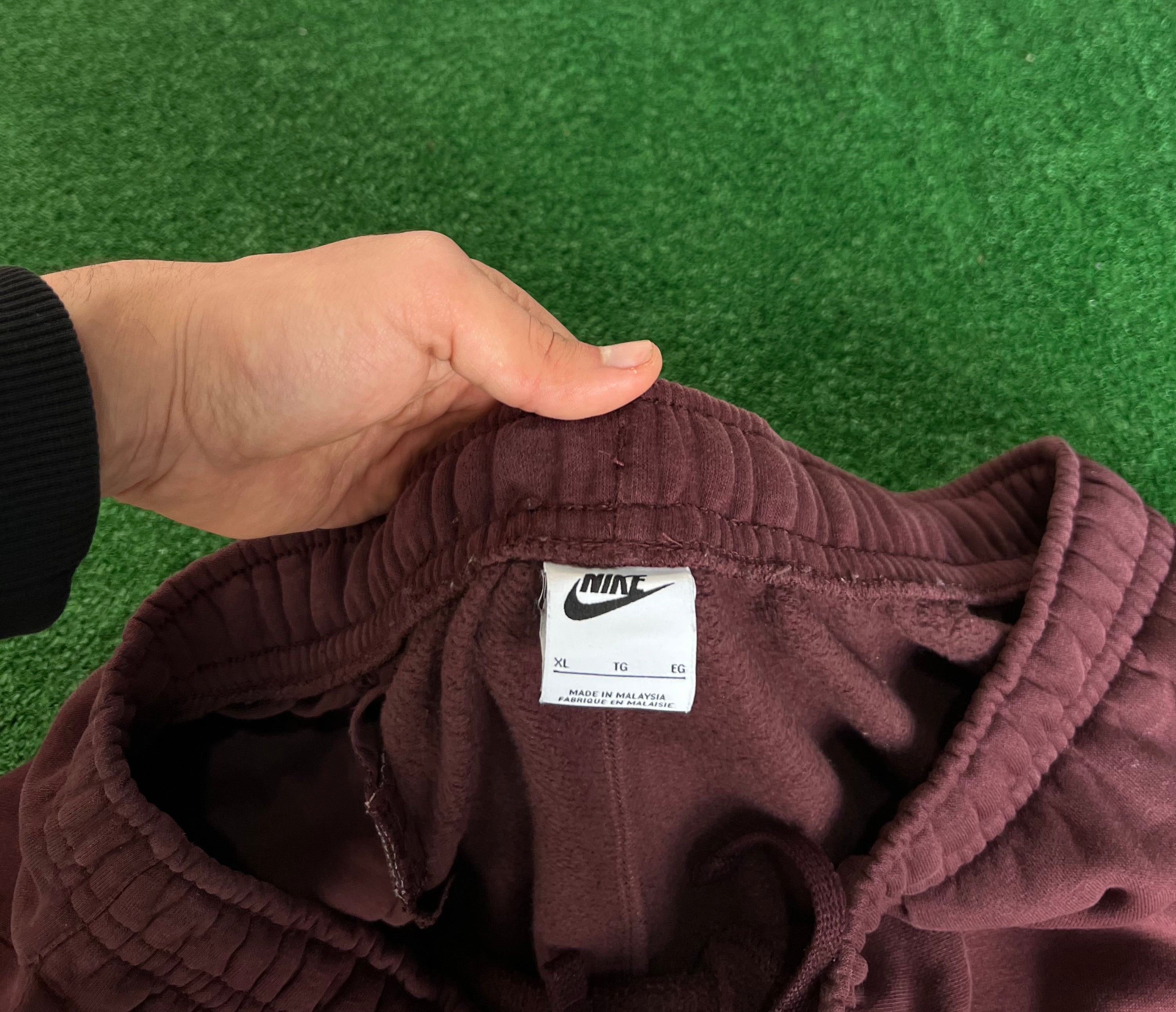 Nike sweatpants (XL)