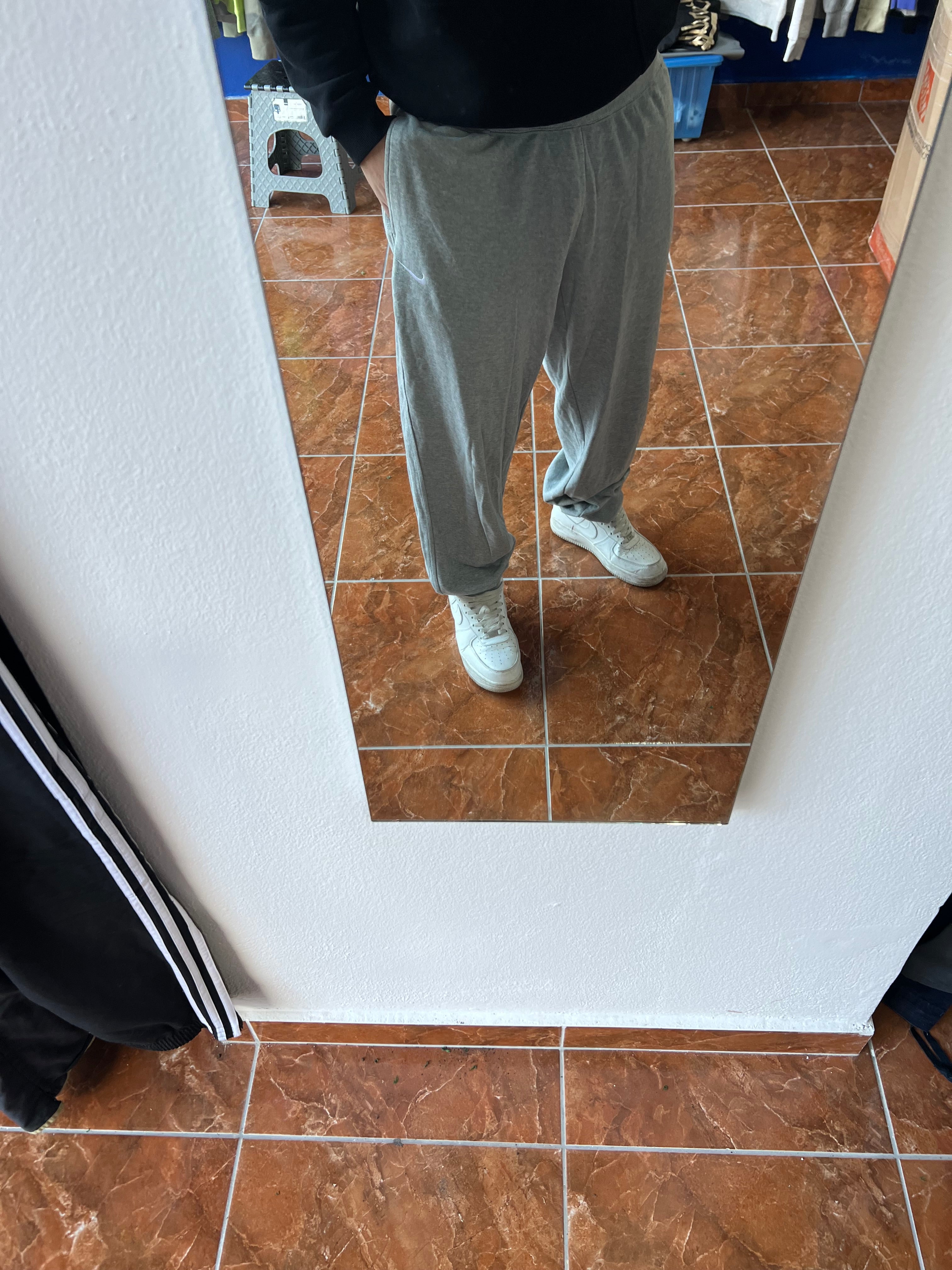 Nike sweatpants (XL)