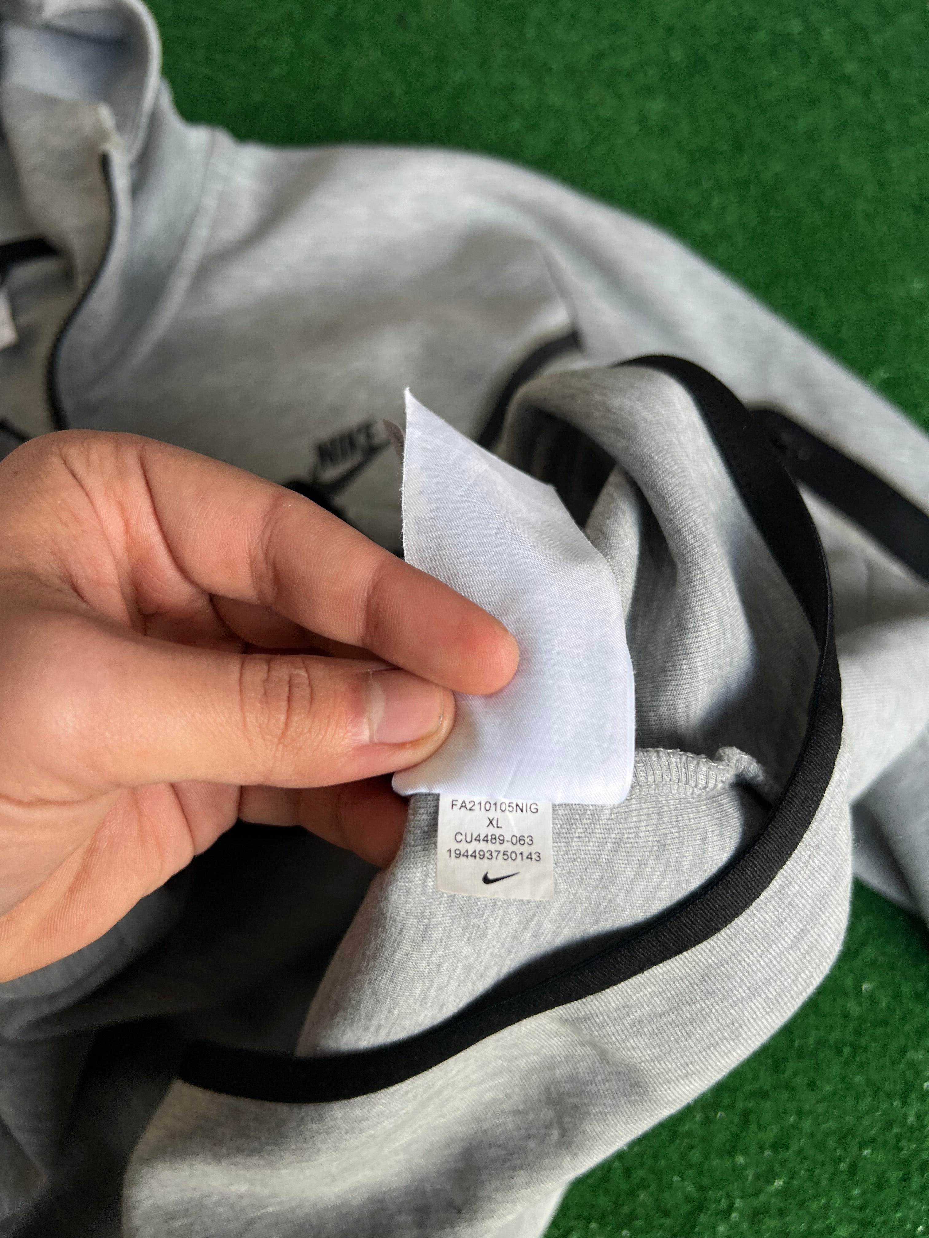 Nike Tech Fleece grey jacket (XL)