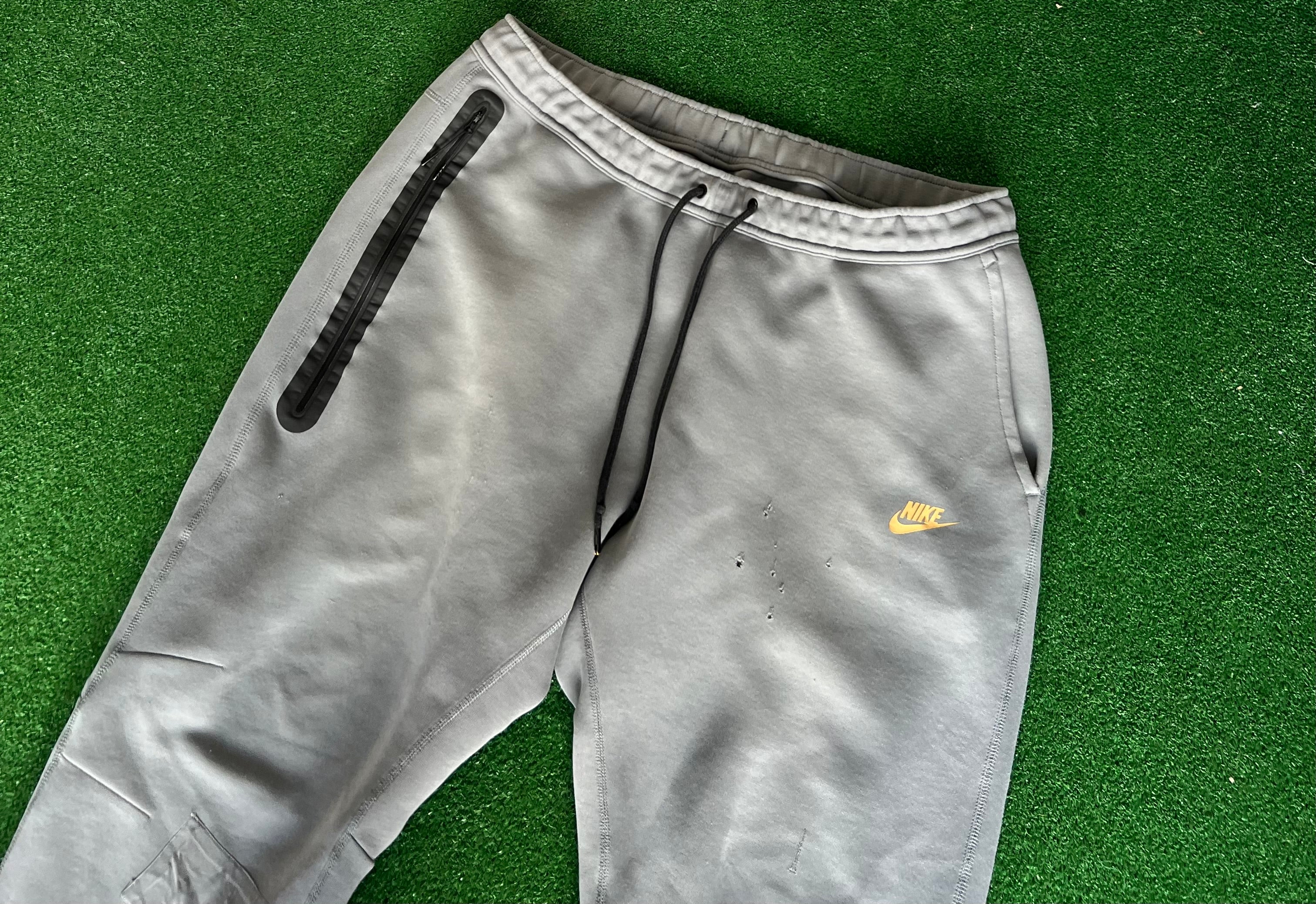 Nike Tech Fleece joggers (2XL)