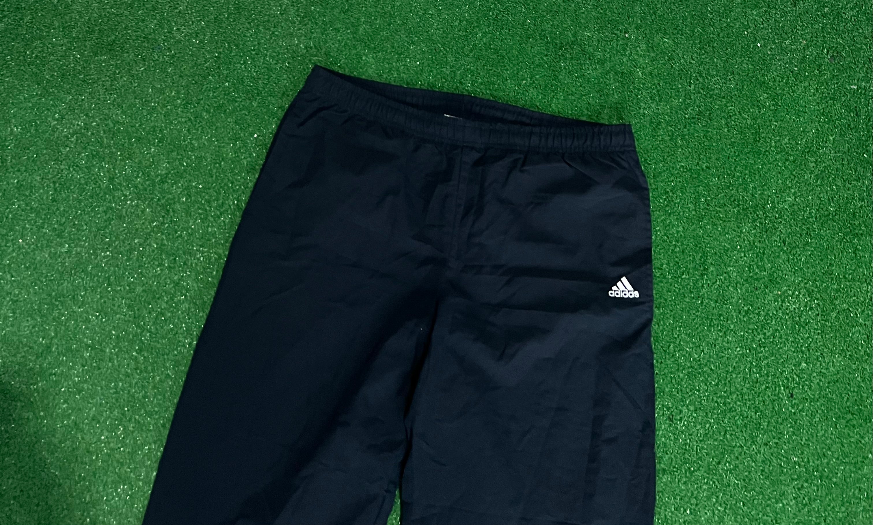 Adidas trackpants (S)