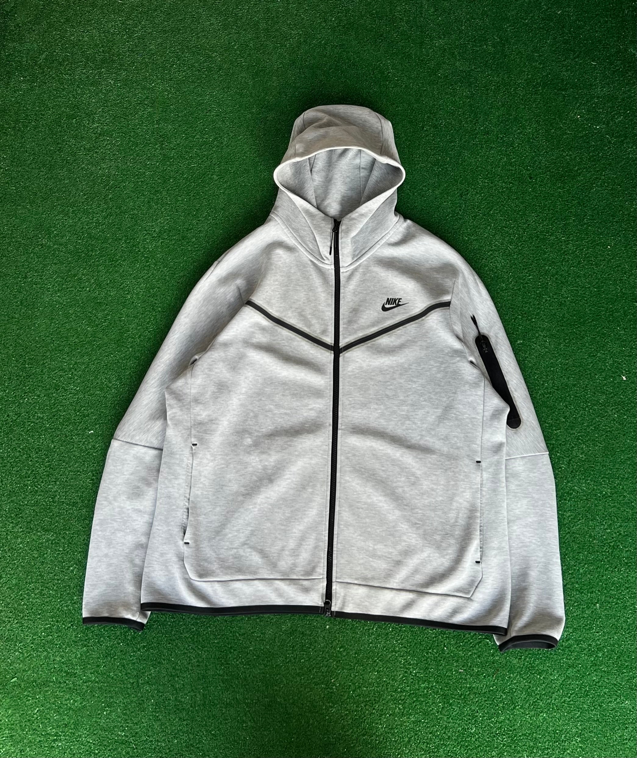 Nike Tech Fleece grey jacket (XL)