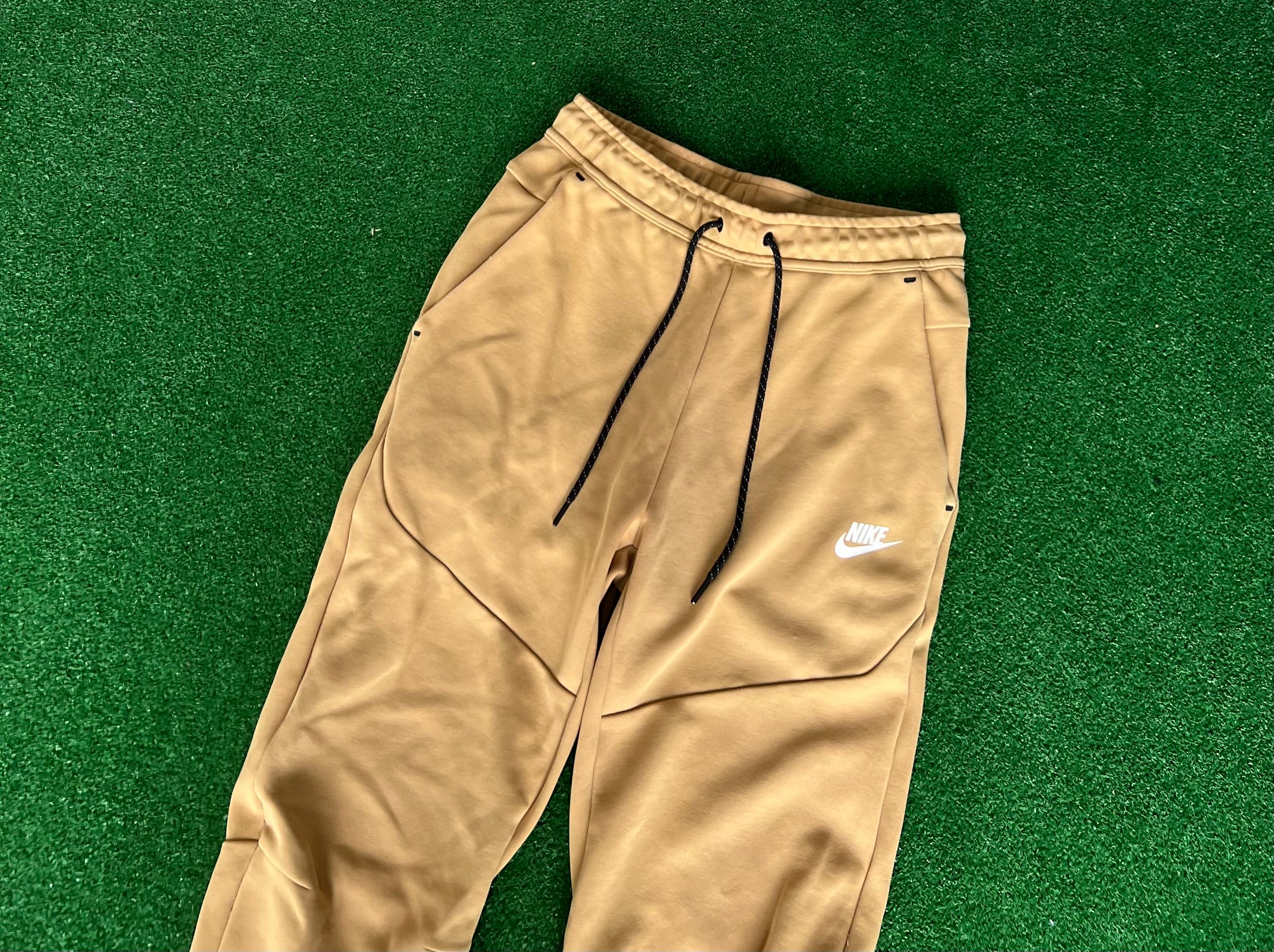 Nike Tech Fleece Joggers (S)