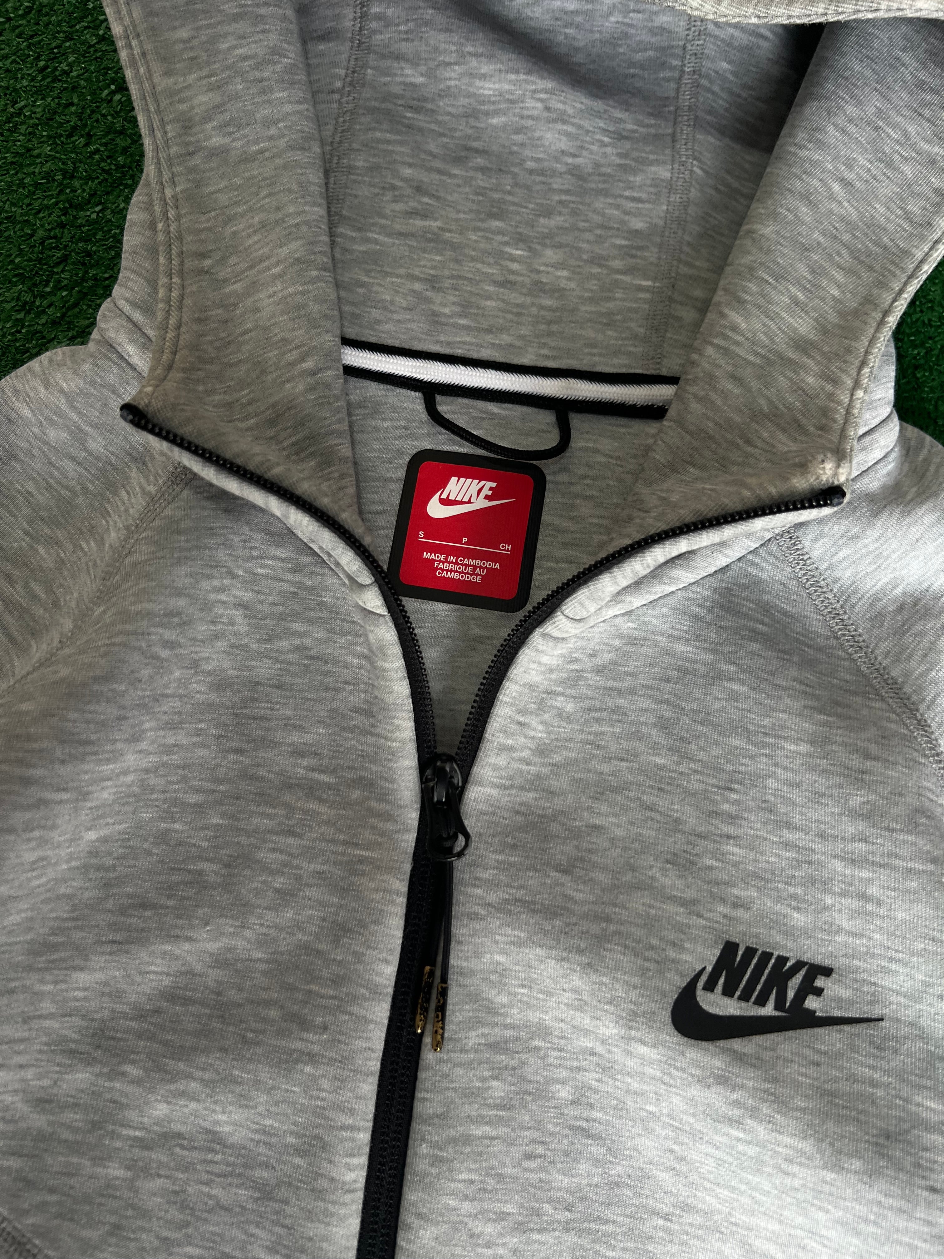 Nike Tech Fleece Jacket (S)