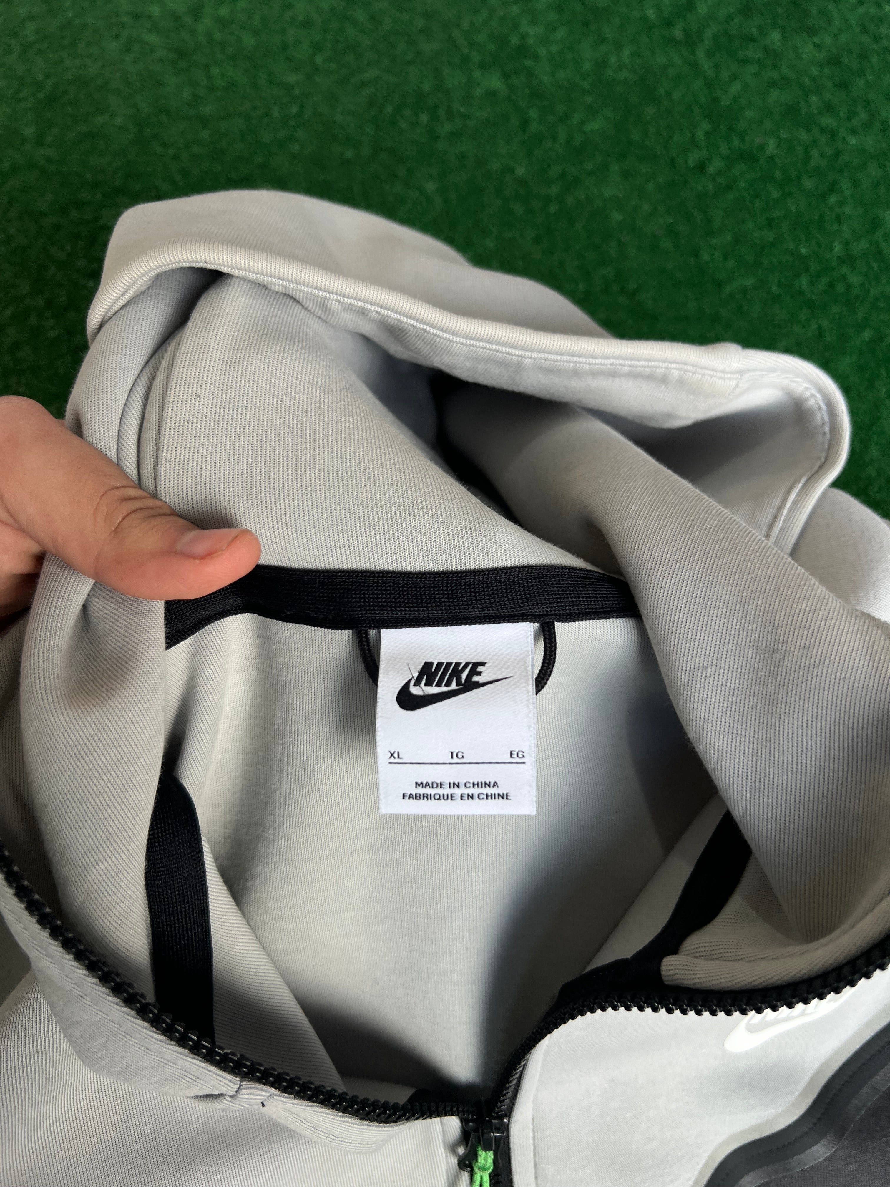 Nike Tech Fleece jacket (XL)