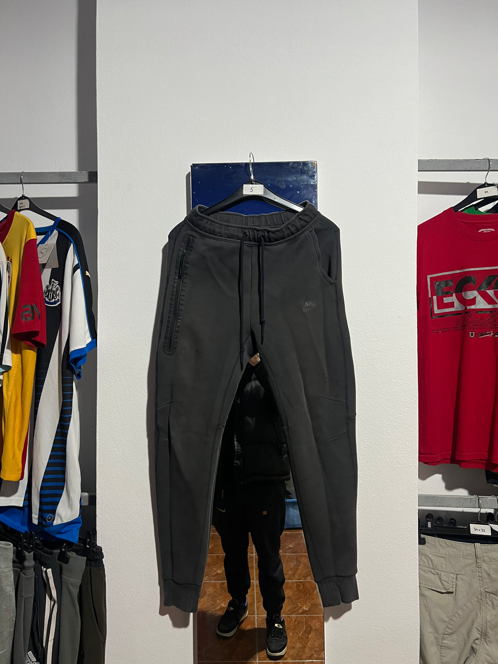 Nike Tech Fleece Joggers (S)