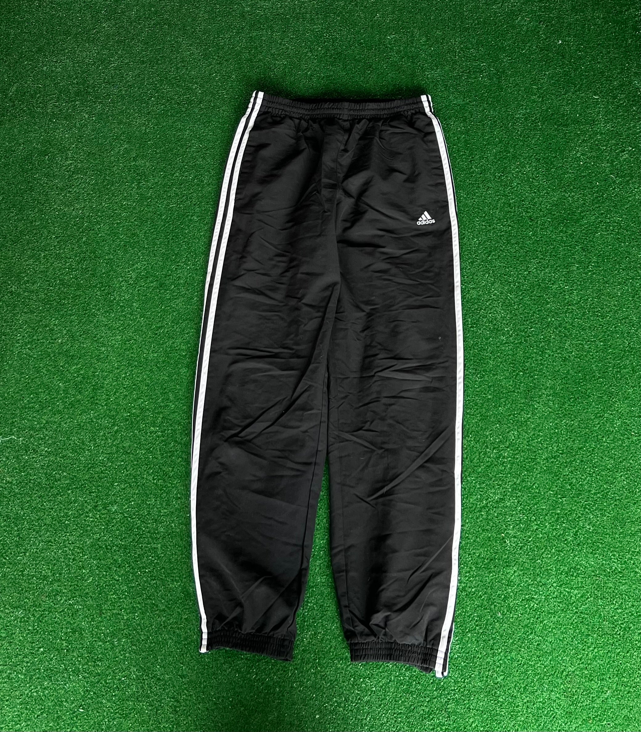 Adidas trackpants (M)