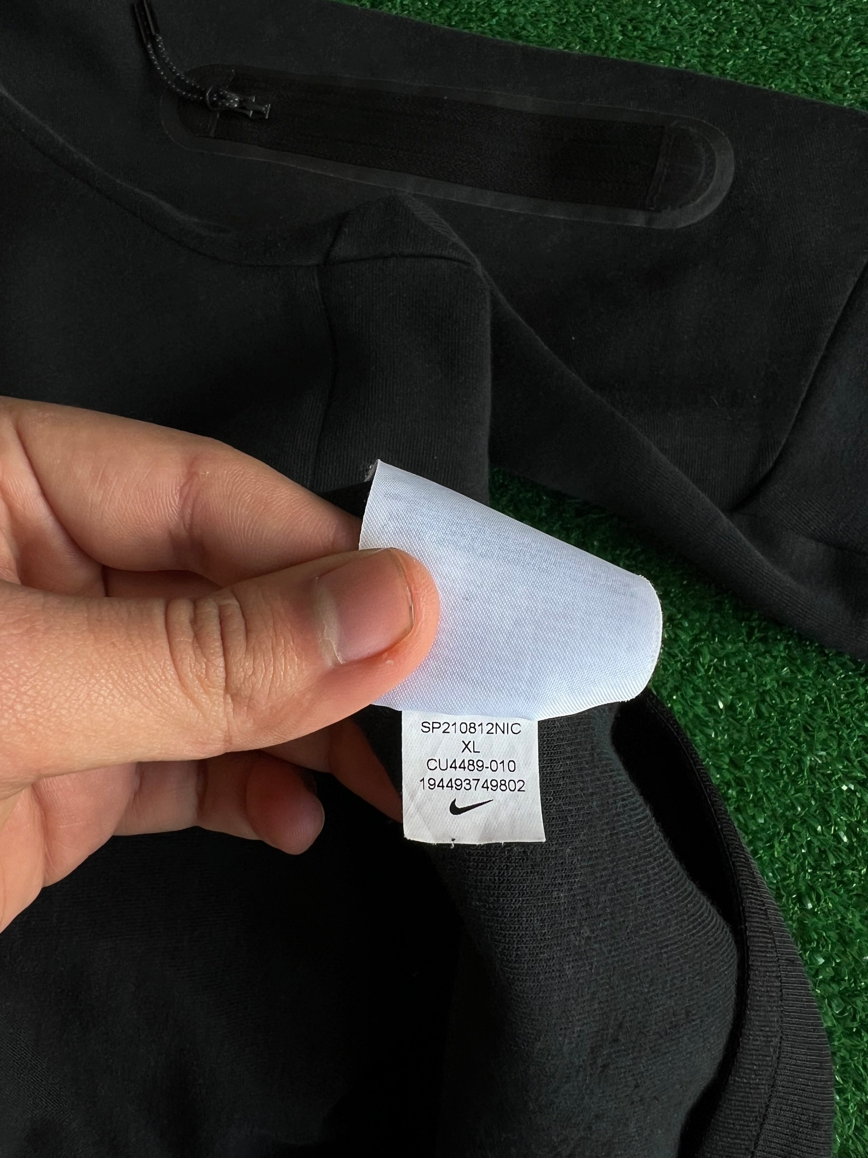 Nike Tech Fleece black jacket (XL)
