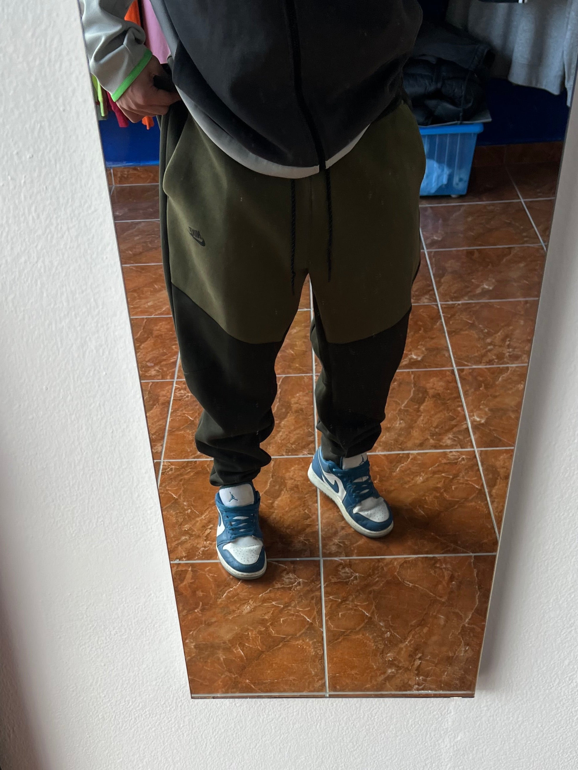 Nike Tech Fleece joggers (2XL)