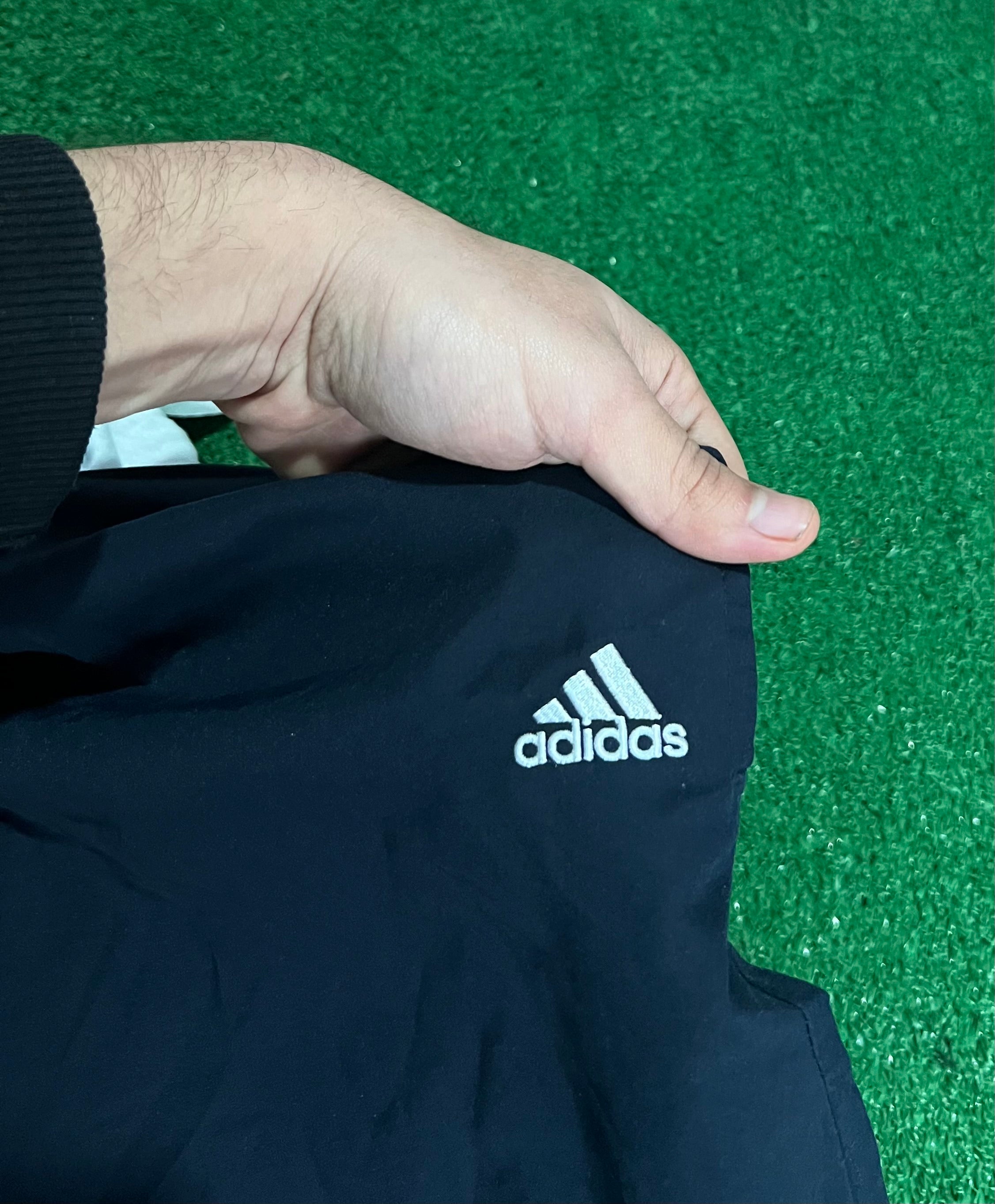 Adidas trackpants (S)