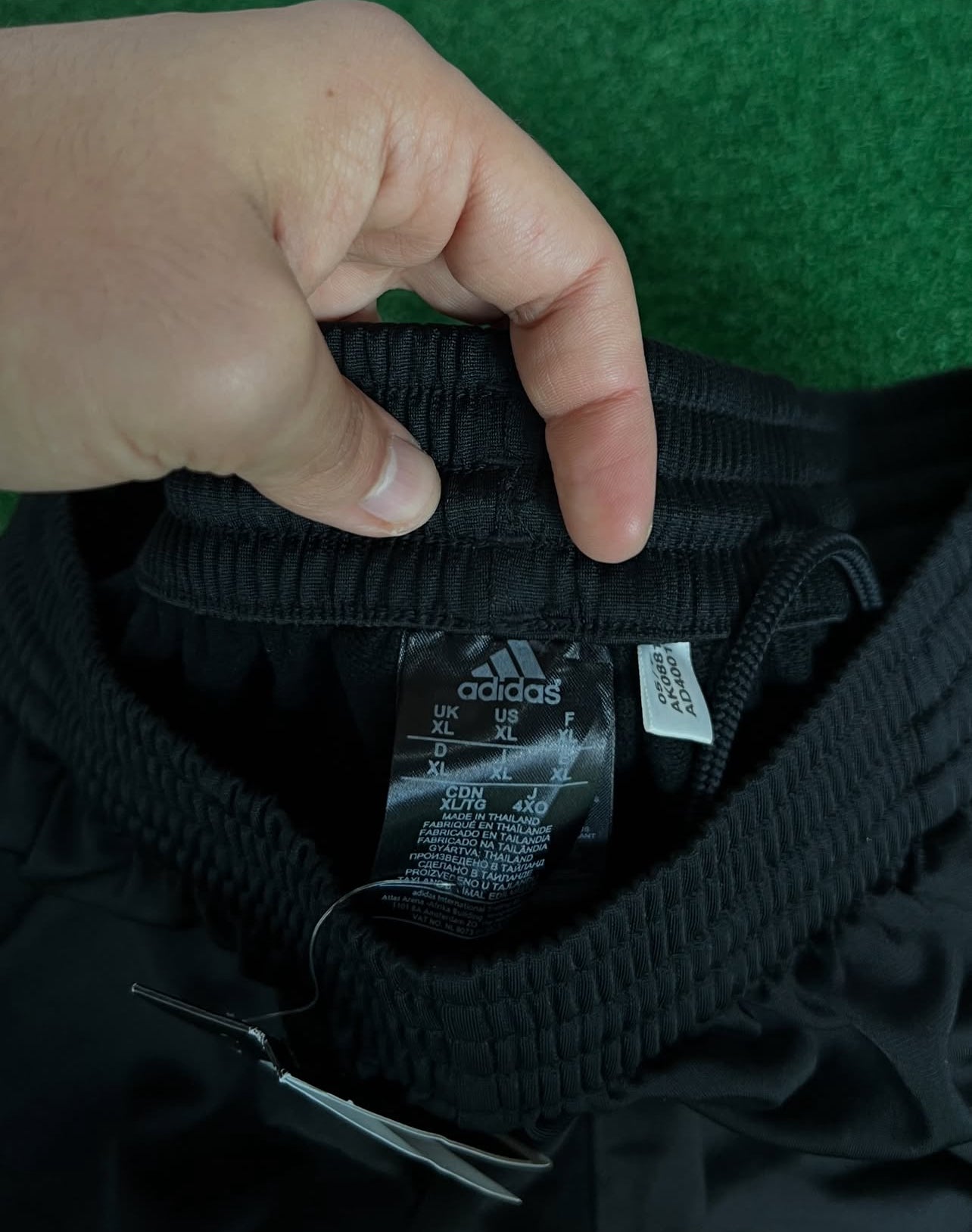 Adidas vintage trackpants (XL)